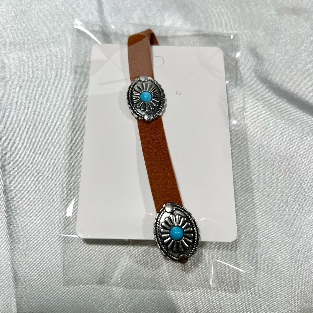 Turquoise Color Adjustable Choker Fashion Necklace - Picture 3 of 3